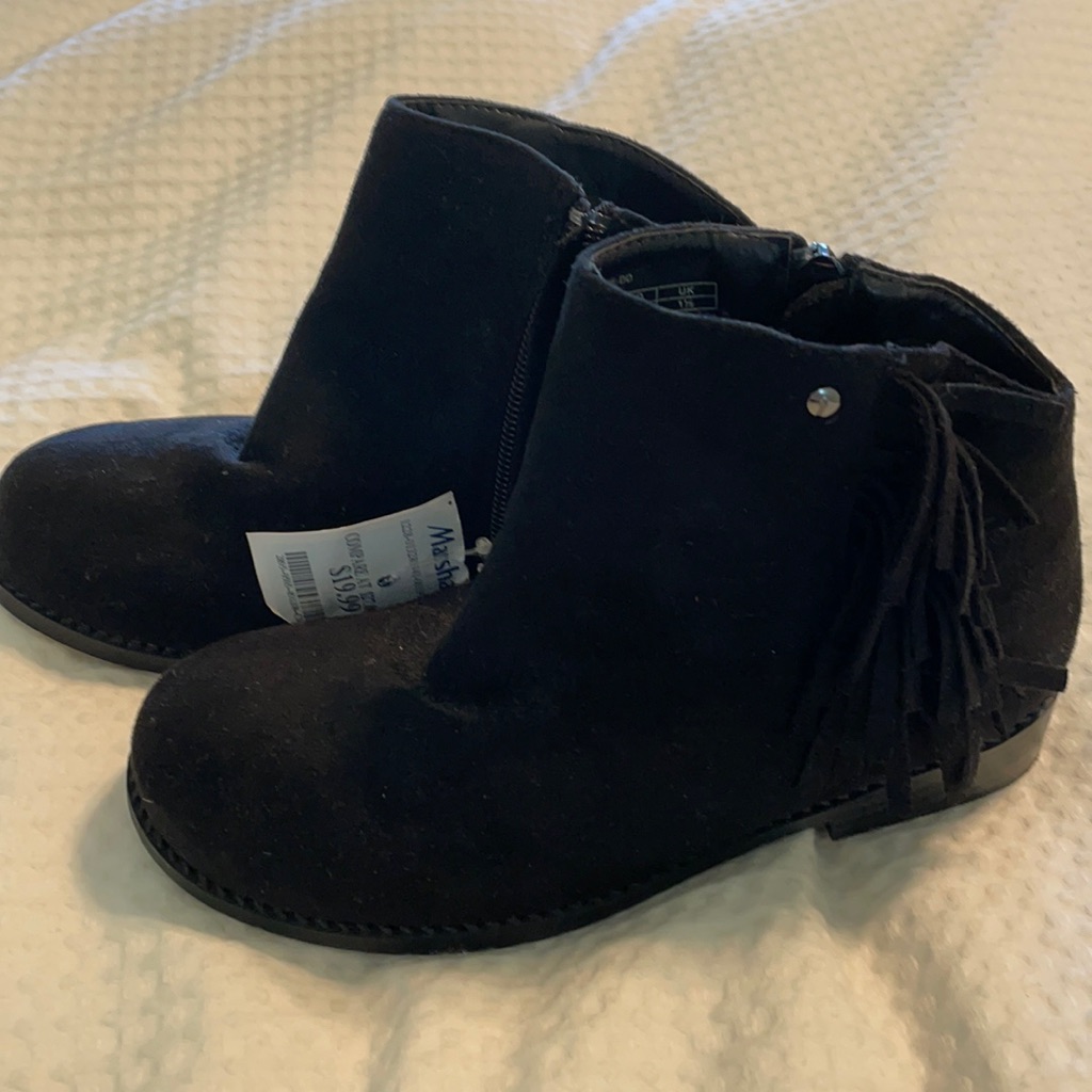 Brand New Tahari Boots Nwt